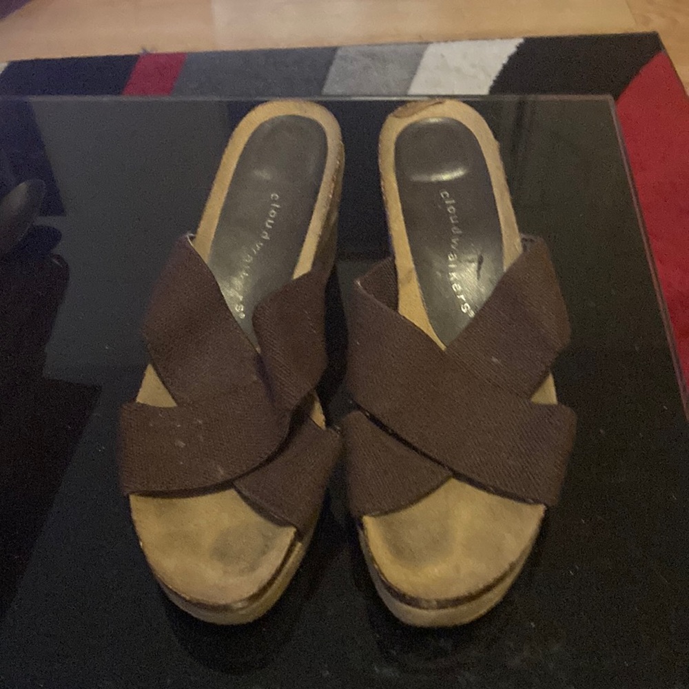 10 Cloudwalker Brown Wedge Sandals